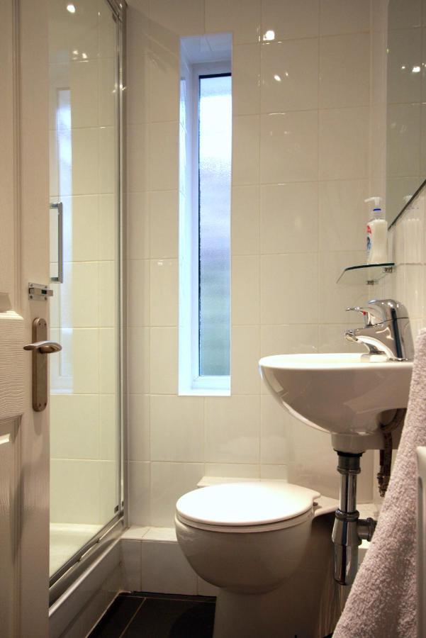 Abacus Bed And Breakfast, Blackwater, Hampshire Camberley Extérieur photo