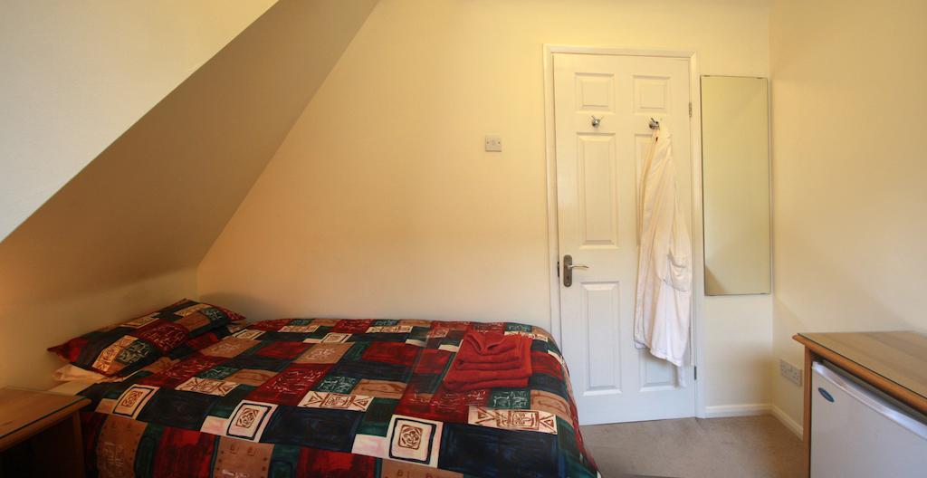 Abacus Bed And Breakfast, Blackwater, Hampshire Camberley Chambre photo