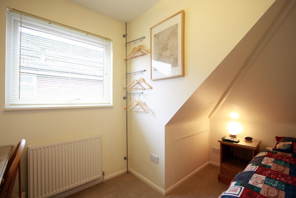 Abacus Bed And Breakfast, Blackwater, Hampshire Camberley Extérieur photo