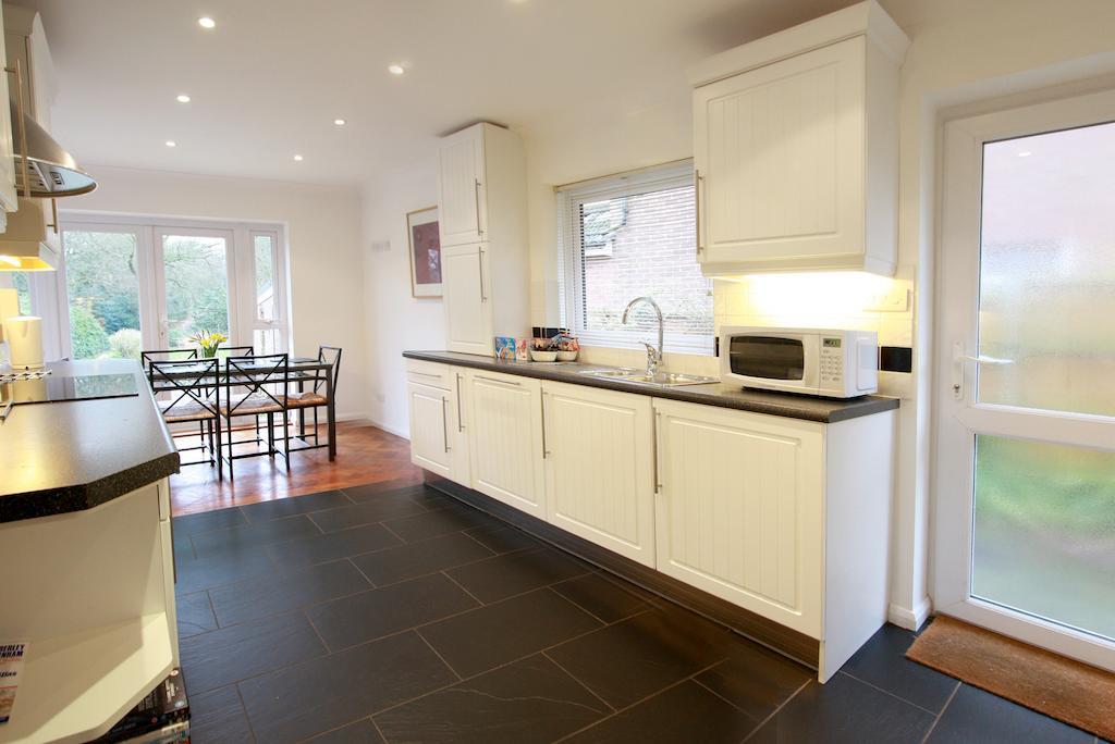 Abacus Bed And Breakfast, Blackwater, Hampshire Camberley Extérieur photo