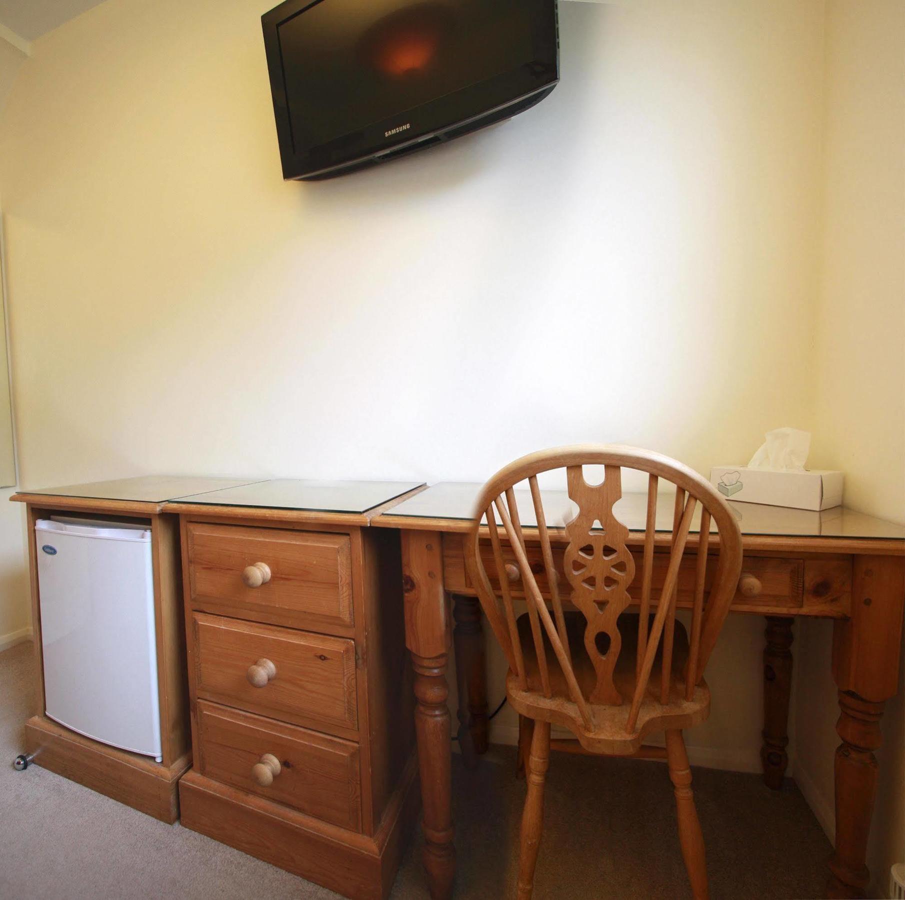 Abacus Bed And Breakfast, Blackwater, Hampshire Camberley Extérieur photo