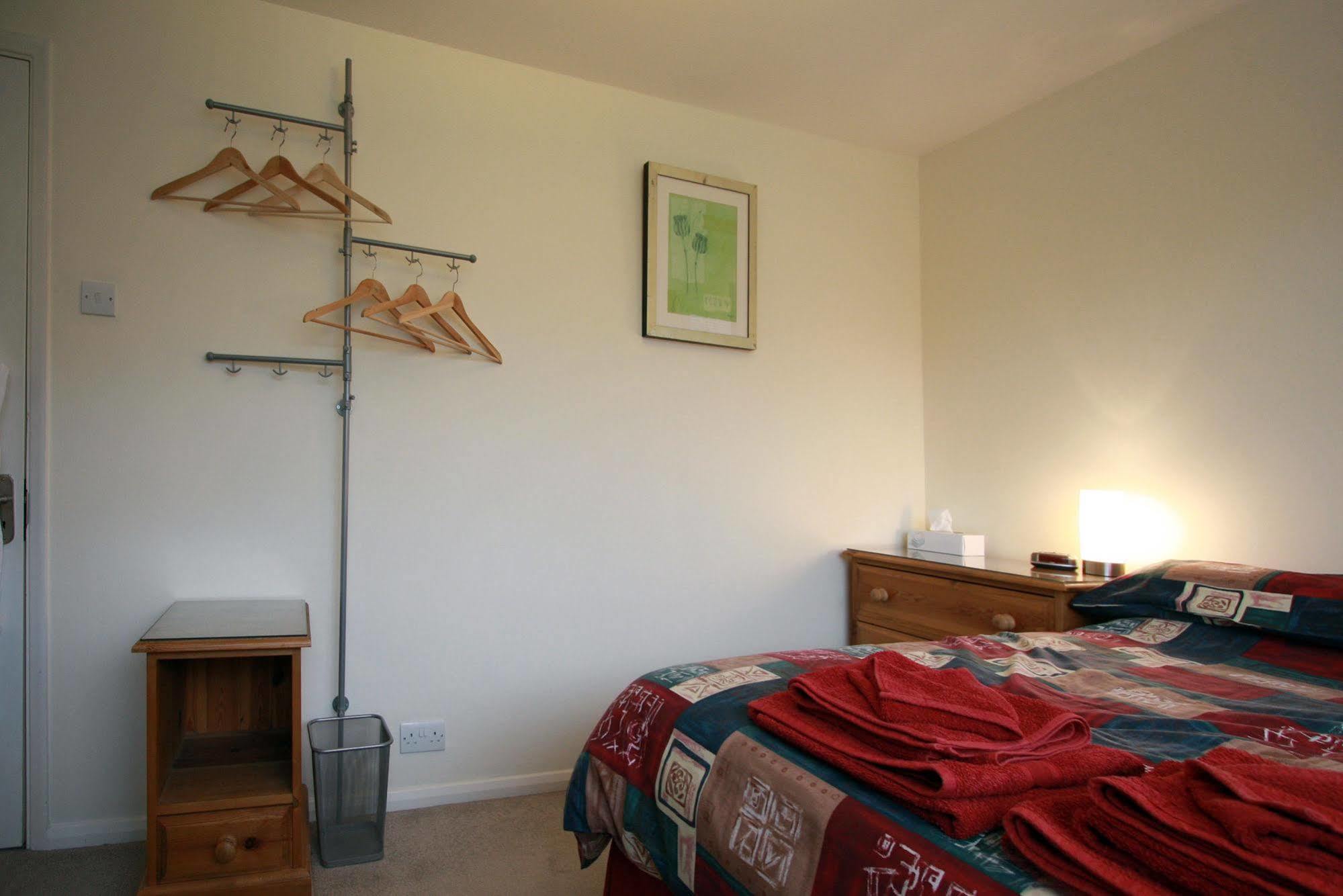 Abacus Bed And Breakfast, Blackwater, Hampshire Camberley Extérieur photo